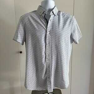 Men's International Report Stretch Short Sleeve Button Down - Small